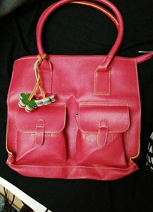 Pembe çanta