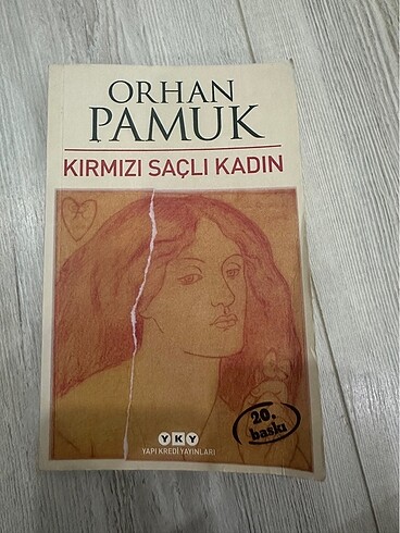 Kırmızı saçlı kadın