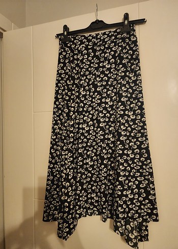 Siyah Desenli Uzun Volanlı Etek - Görsel 3