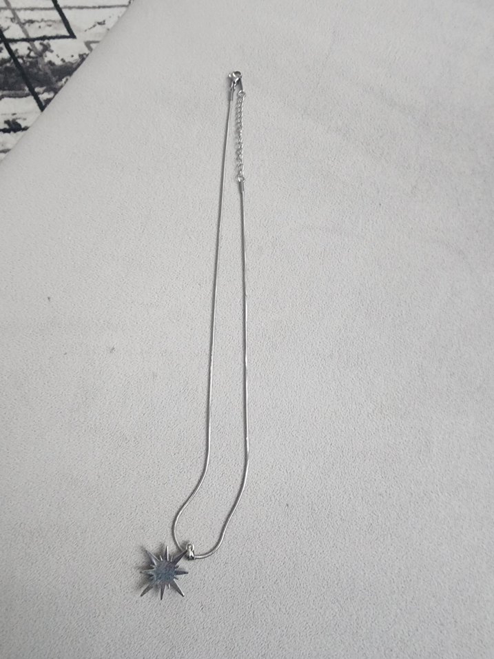 Gri Zincir Detaylı Turkuaz güneş Desenli Kadın Kolye - Görsel 2