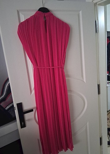 Pembe Pliseli Uzun Kadın Elbise - Görsel 2