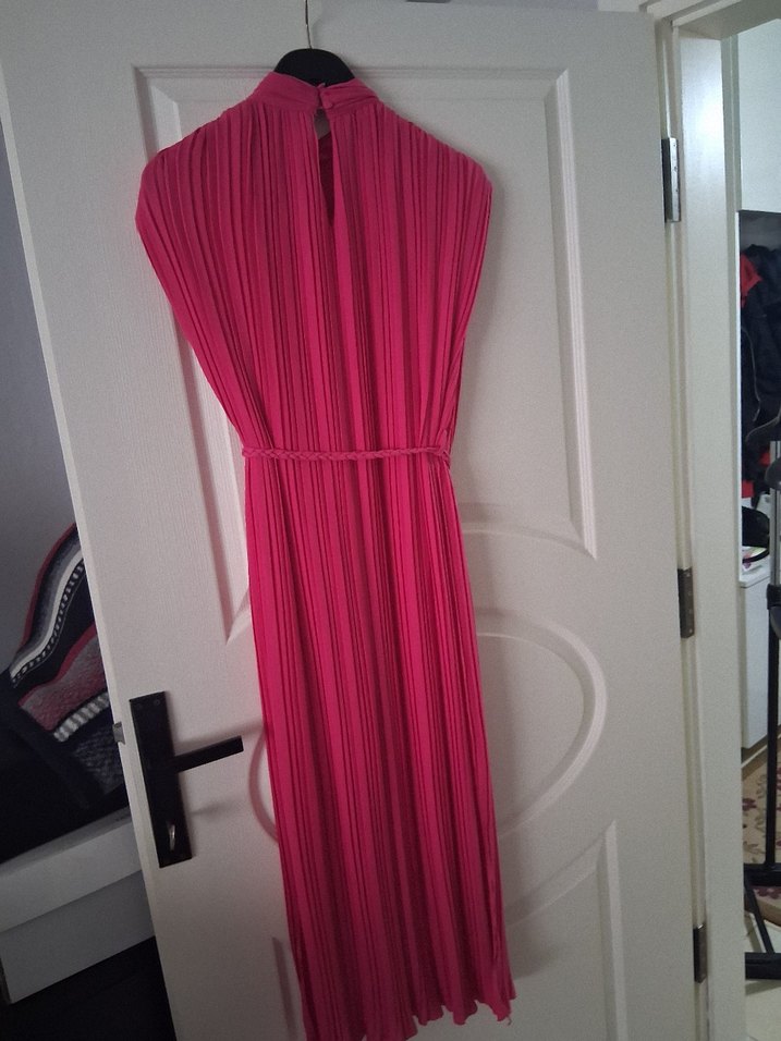 Pembe Pliseli Uzun Kadın Elbise - Görsel 2