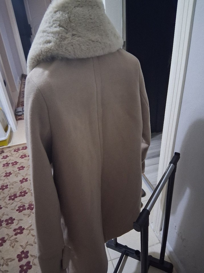 Bej Midi Kadın Kaban, Kürk Detaylı, Rahat Kesim - Görsel 2