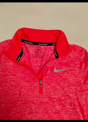 Nike Çocuk Sporcu T-shirt 