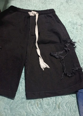 Siyah Püsküllü Salaş Kot Şort - Görsel 2