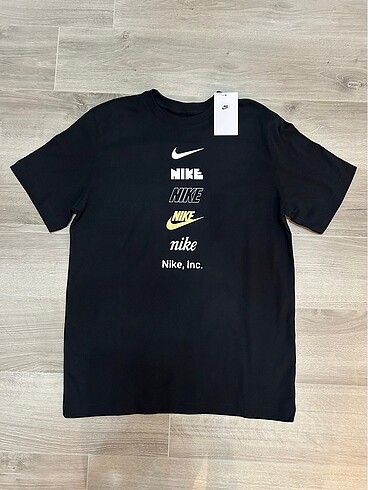 Nike Tişört