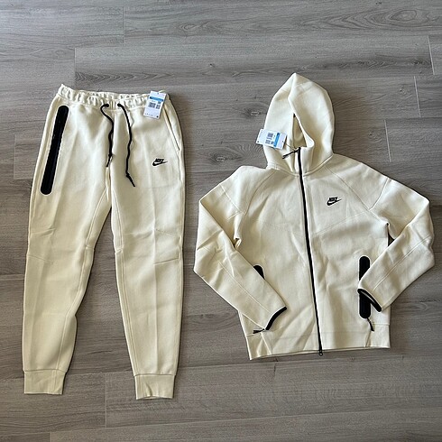 Nike Tech Fleece