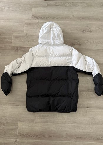 Nike Siyah Beyaz Kapüşonlu Erkek Mont - Görsel 3