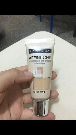 maybelline affinitone fondöten 14 numara 