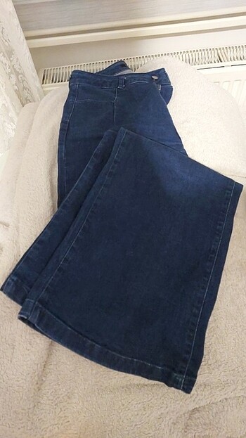 Geniş paça kot pantolon