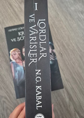 Hepimiz Gökyüzü Olmak İstedik - Iordlar ve Varisler - Görsel 2