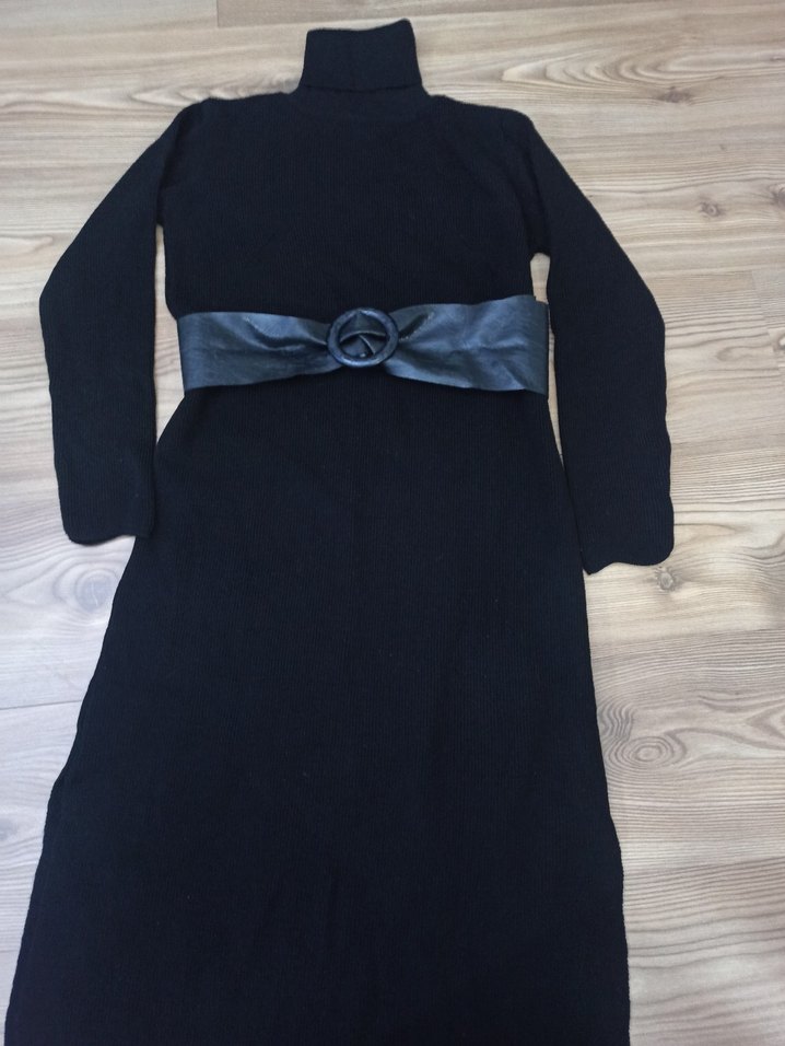 Kemer Detaylı Siyah Uzun Triko Elbise - Görsel 3