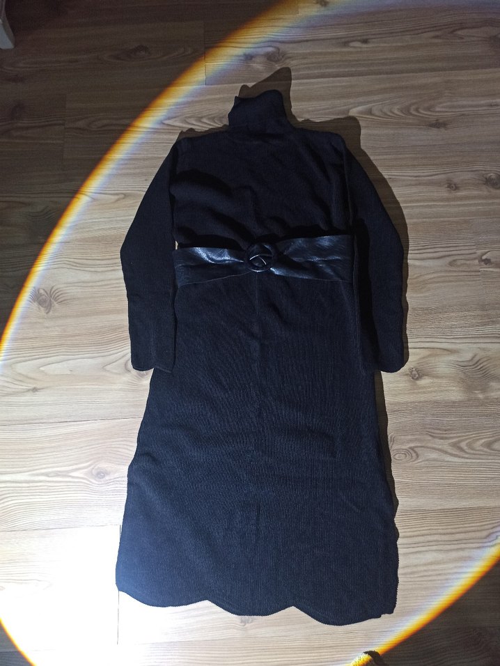 Kemer Detaylı Siyah Uzun Triko Elbise - Görsel 2