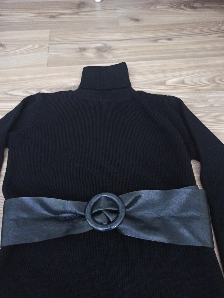 Kemer Detaylı Siyah Uzun Triko Elbise - Görsel 5