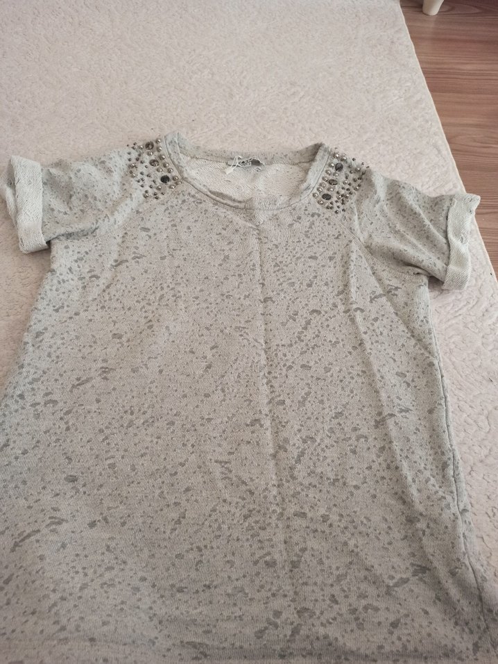 Gri Pamuklu Düğmeli Kadın Tişört - Görsel 2