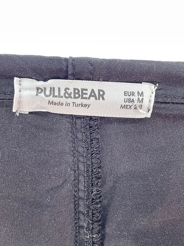 m Beden siyah Renk Pull and Bear Kumaş Pantolon %70 İndirimli.