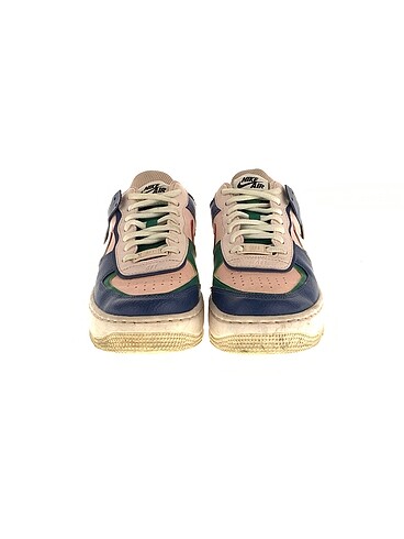 37 Beden Nike Spor Ayakkabı %70 İndirimli.