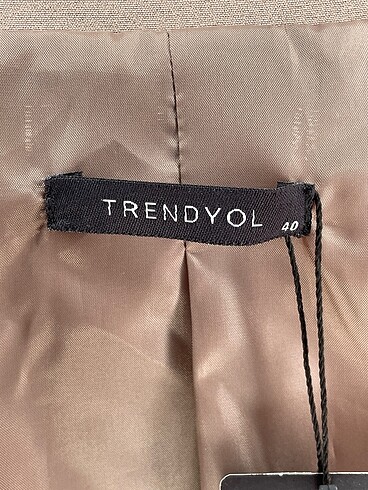 40 Beden çeşitli Renk Trendyol & Milla Blazer %70 İndirimli.