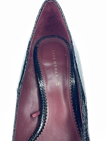 37 Beden siyah Renk Zara Stiletto %70 İndirimli.