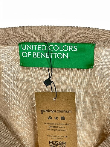 l Beden çeşitli Renk Benetton Hırka %70 İndirimli.