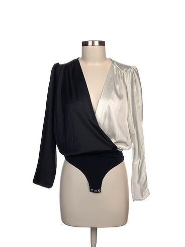 Zara Bluz %70 İndirimli.
