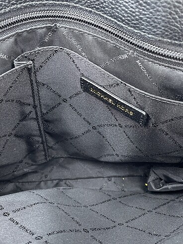Beden Michael Kors Kol Çantası %70 İndirimli.