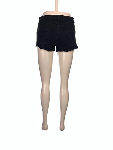 36 Beden Bershka Mini Şort %70 İndirimli.