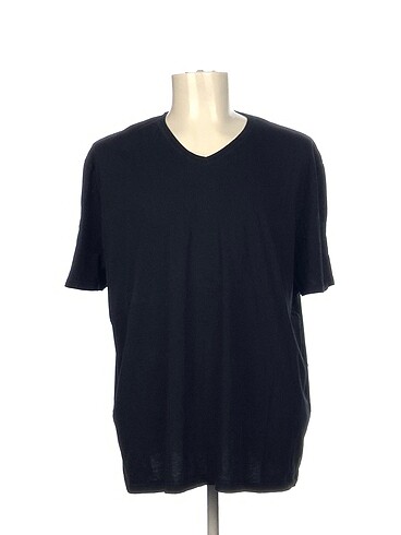 Defacto T-shirt %70 İndirimli.