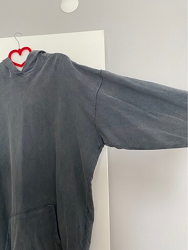 Stradivarius Kapüşonlu uzun sweatshirt