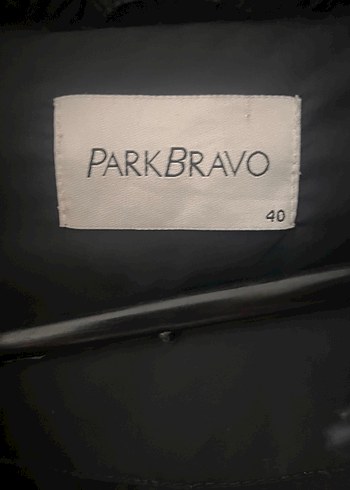 Yakası çıkarılabilir Kürklü Siyah Kadın Kışlık Mont - Görsel 2