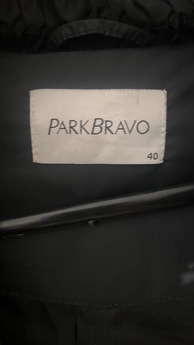 Yakası çıkarılabilir Kürklü Siyah Kadın Kışlık Mont - Görsel 2