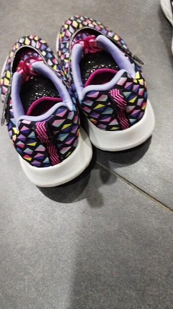28 Beden çeşitli Renk Skechers