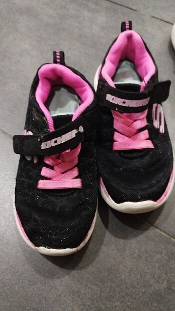 Skechers