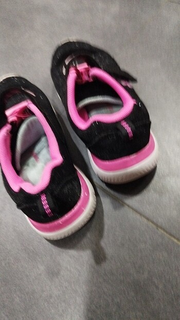 28 Beden çeşitli Renk Skechers