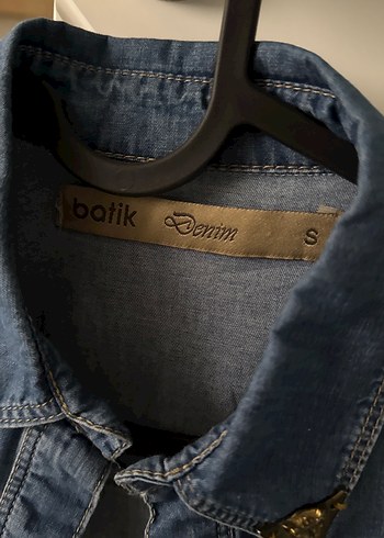 s Beden mavi Renk Mavi Batik Denim Düğmeli Kadın Gömlek