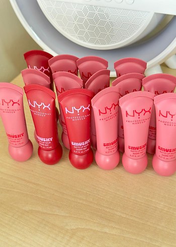 NYX smushy matte lip balm