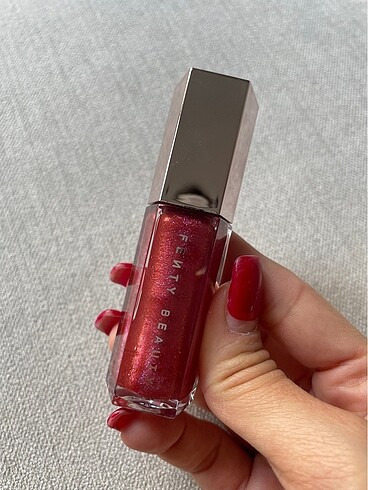 Fenty beauty gloss bomb