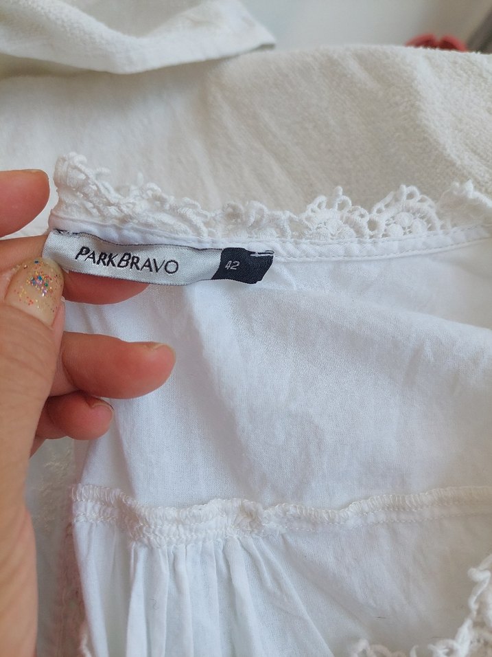 Nakışlı Beyaz Bluz - Görsel 2