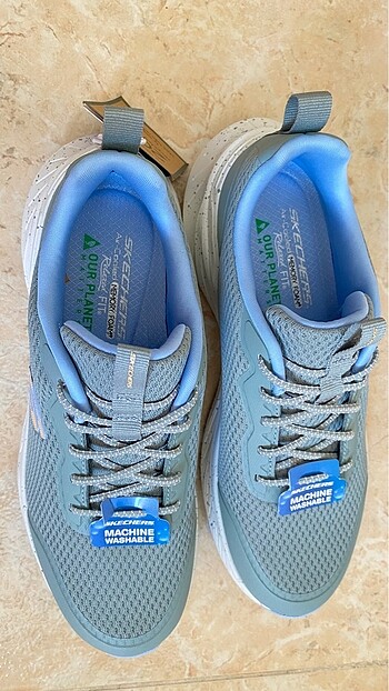 37 Beden SKECHERS KADIN SPOR AYAKKABISI