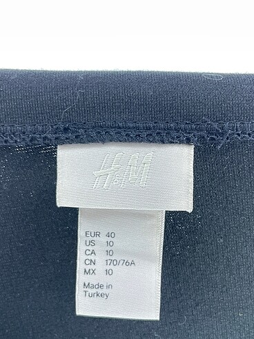 40 Beden lacivert Renk H&M Mini Etek %70 İndirimli.