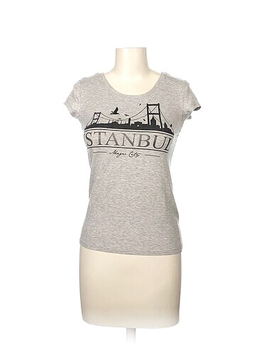 Diğer T-shirt %70 İndirimli.