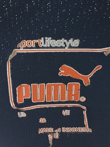 36 Beden siyah Renk Pull and Bear T-shirt %70 İndirimli.