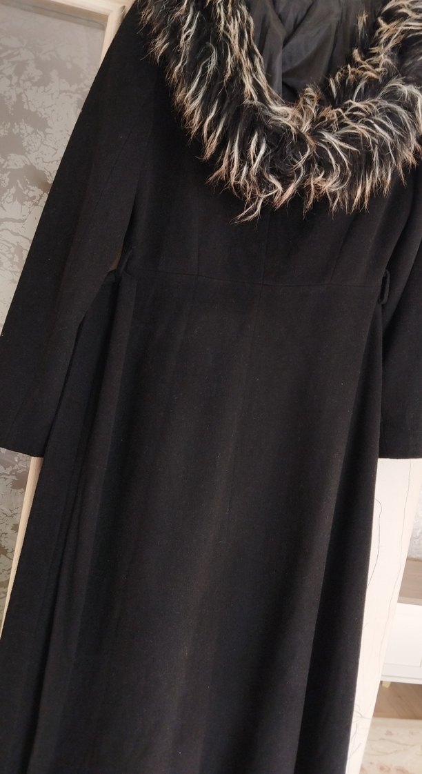 Kürk Detaylı Siyah Uzun Kadın Kaşe Kaban - Görsel 5