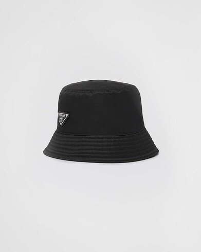 Prada şapka