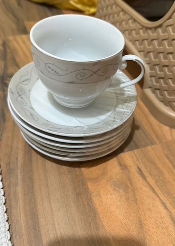 Gri Desenli Beyaz Porselen Fincan ve Tabak Seti