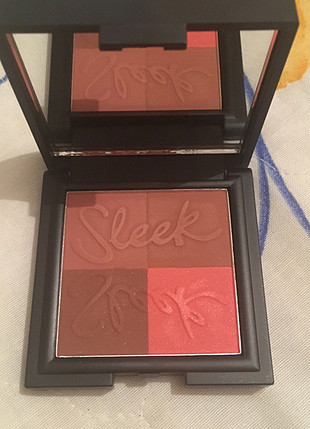 Sleek Bronze Block 