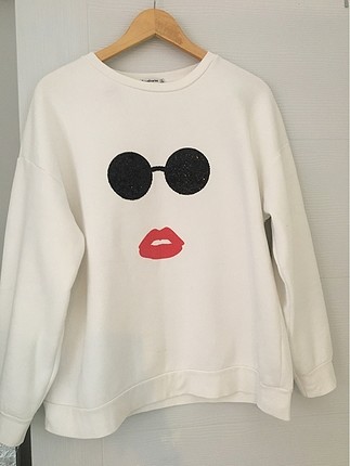 Beyaz sweatshirt