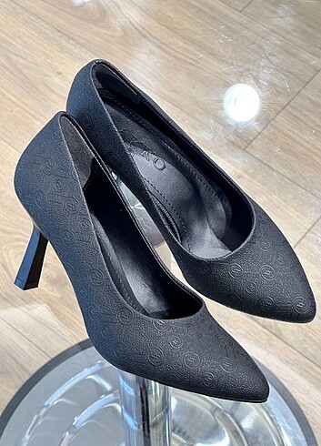 Vakko stiletto 