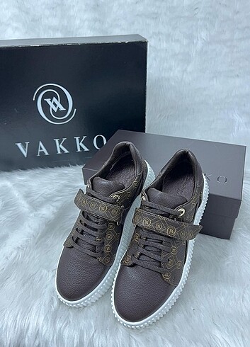Vakko Vakko sneakers