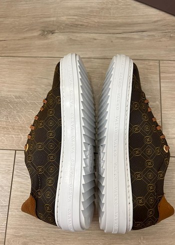 36 Beden kahverengi Renk Zincir Detaylı Kahverengi Sneaker